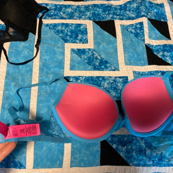 34D cute pink and blue bra worn once - Picture 1 of 2